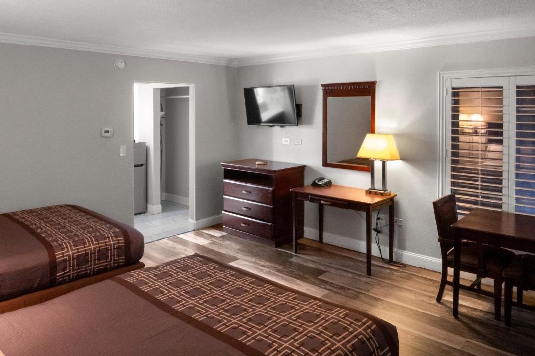 Photo of Livingroom in Downtown