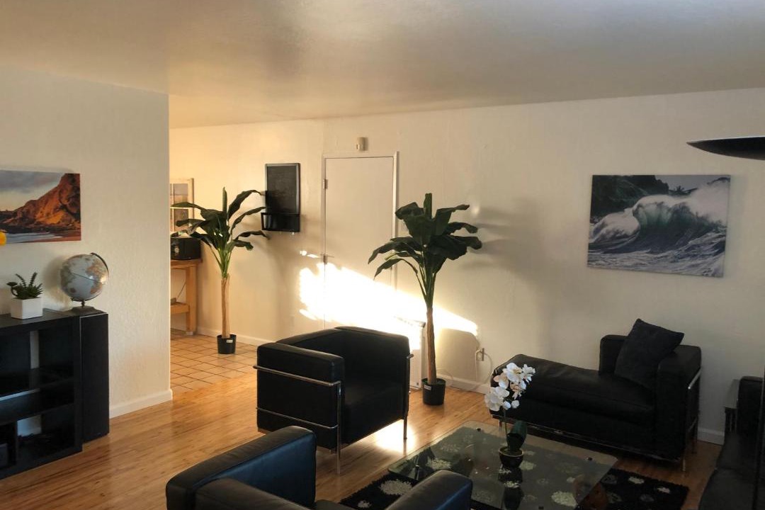 Photo of Livingroom in East Palo Alto