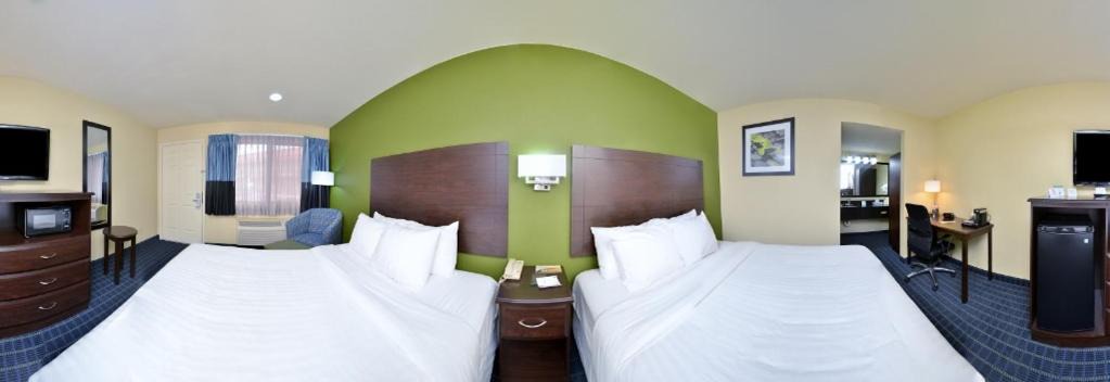 Photo of Bedroom in Needles