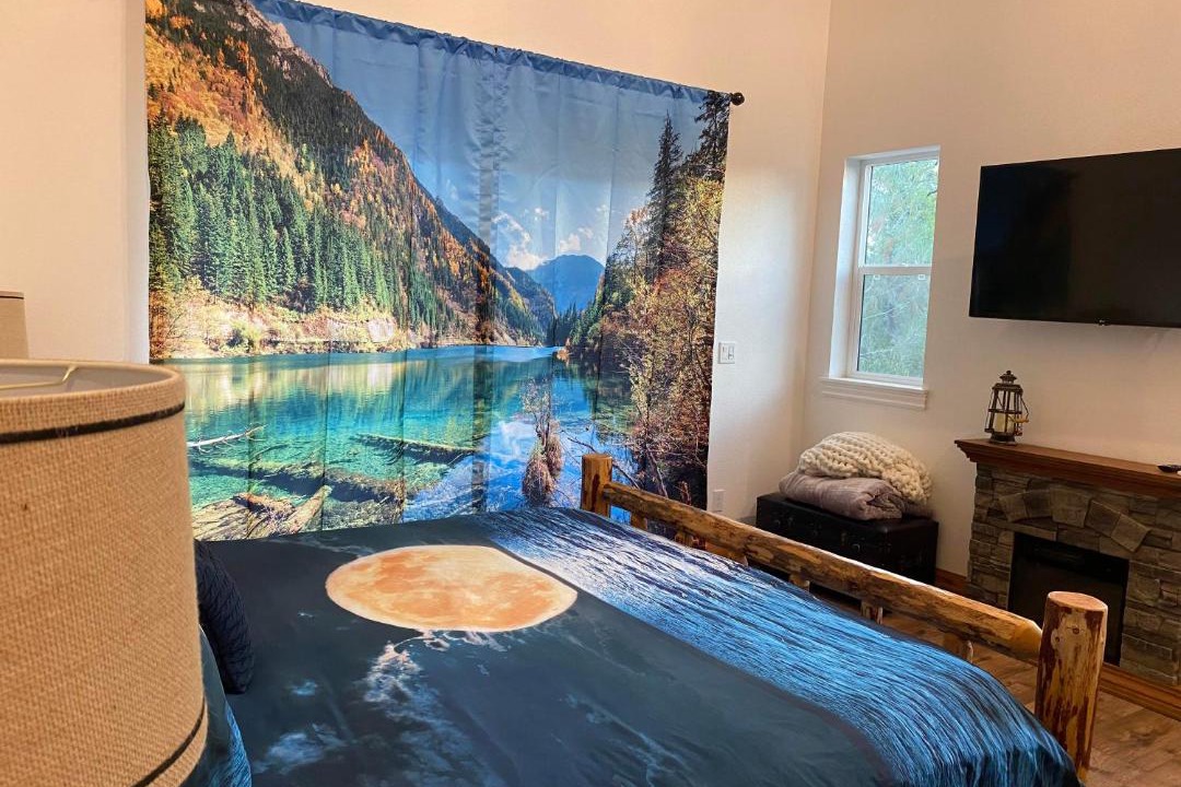 Photo of Bedroom in Shasta Cascade