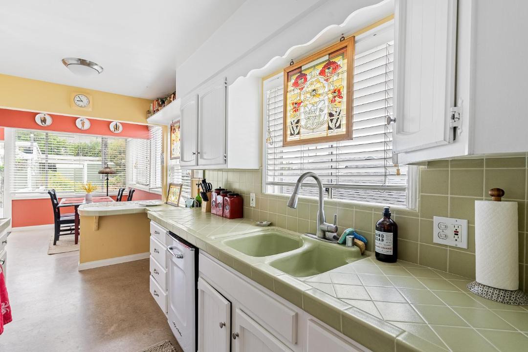 Photo of Kitchen in South Laguna