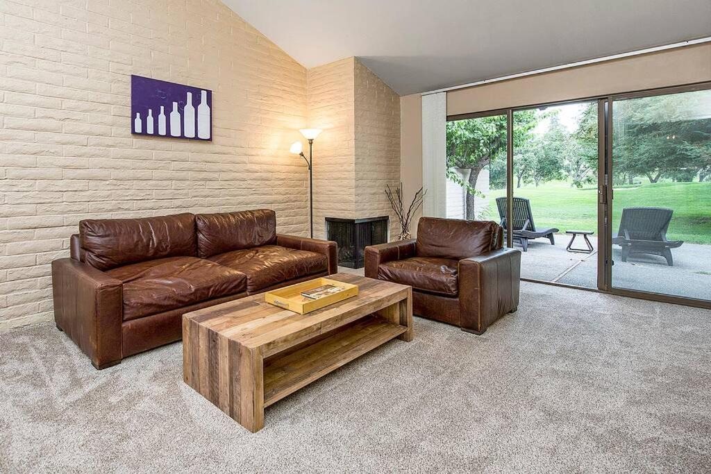 Photo of Livingroom in Napa