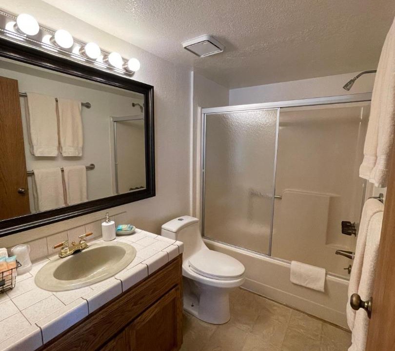 Photo of Bathroom in Groveland