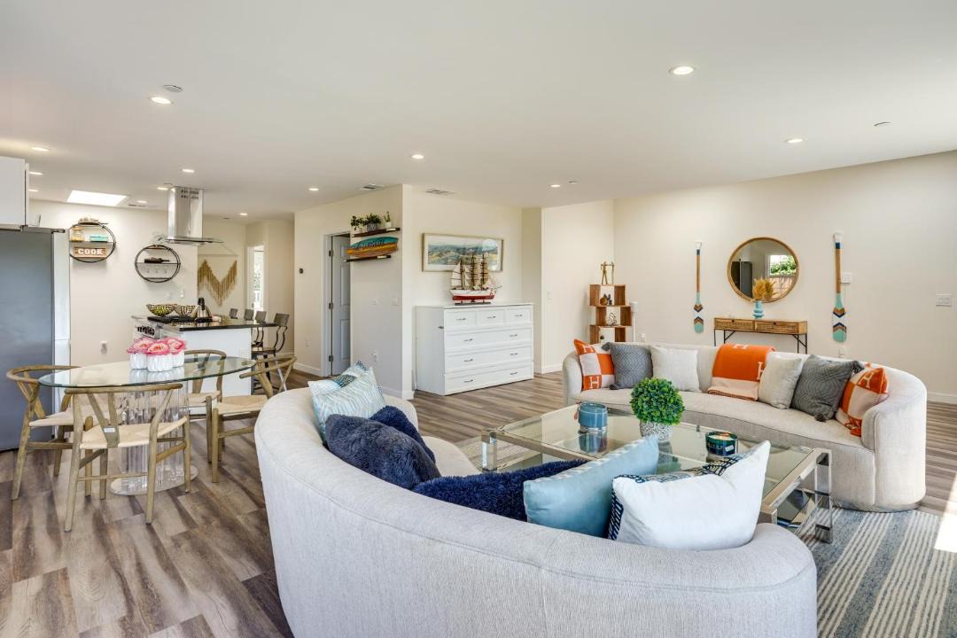 Photo of Livingroom in South Laguna