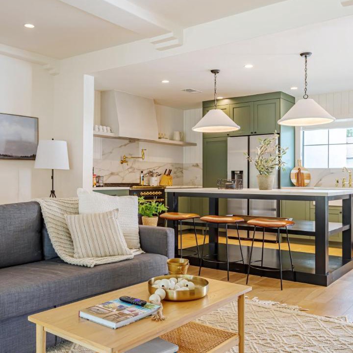Photo of Livingroom in Valley Glen