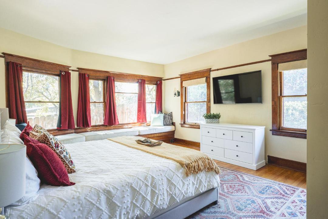 Photo of Bedroom in Park West