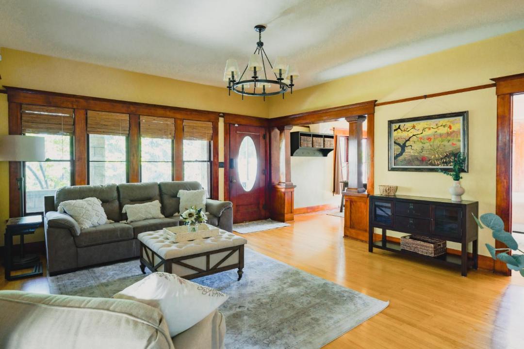 Photo of Livingroom in Park West
