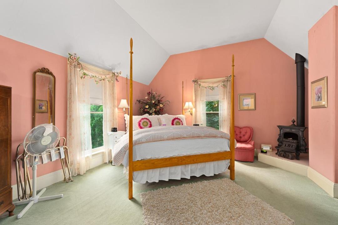Photo of Bedroom in Santa Rosa