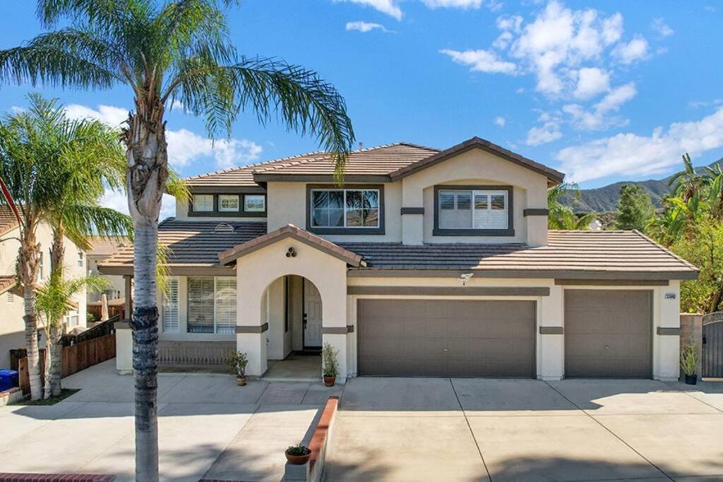 Photo of Buildings in Lake Elsinore