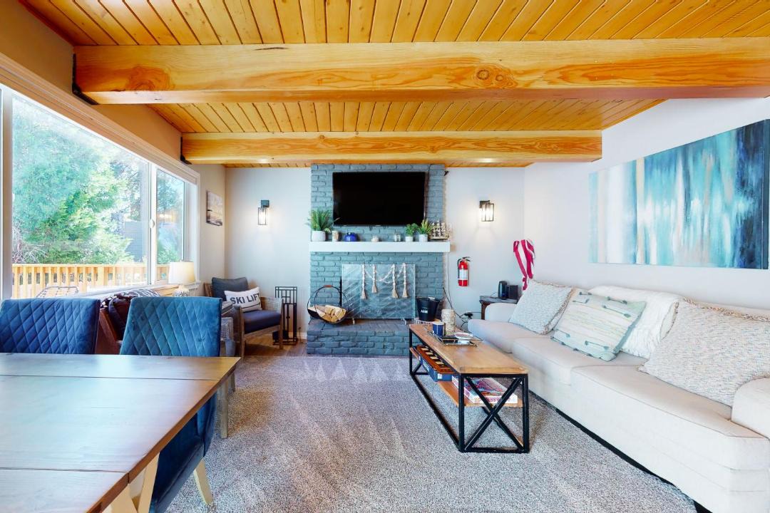 Photo of Livingroom in Cedar Glen