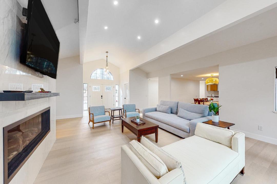 Photo of Livingroom in Del Monte Forest