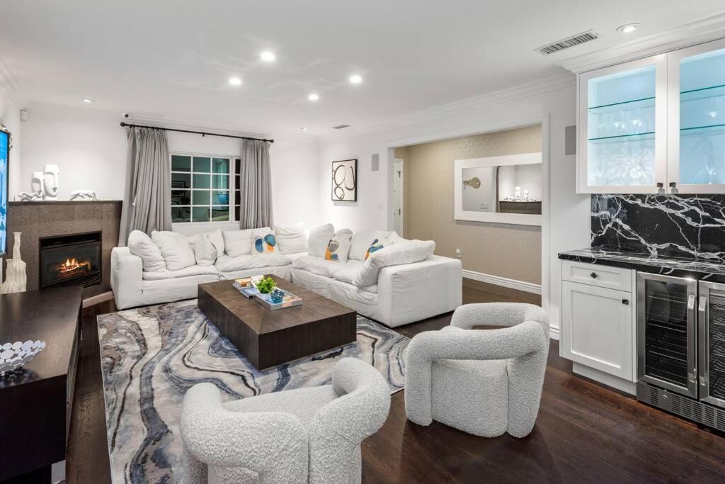 Photo of Livingroom in Tri-West