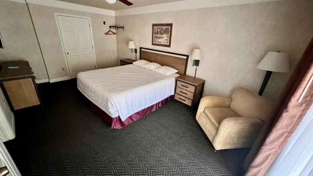 Photo of Bedroom in El Portal