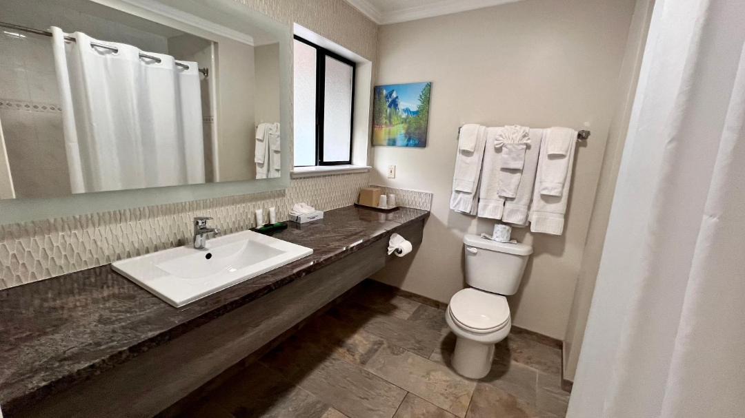 Photo of Bathroom in El Portal