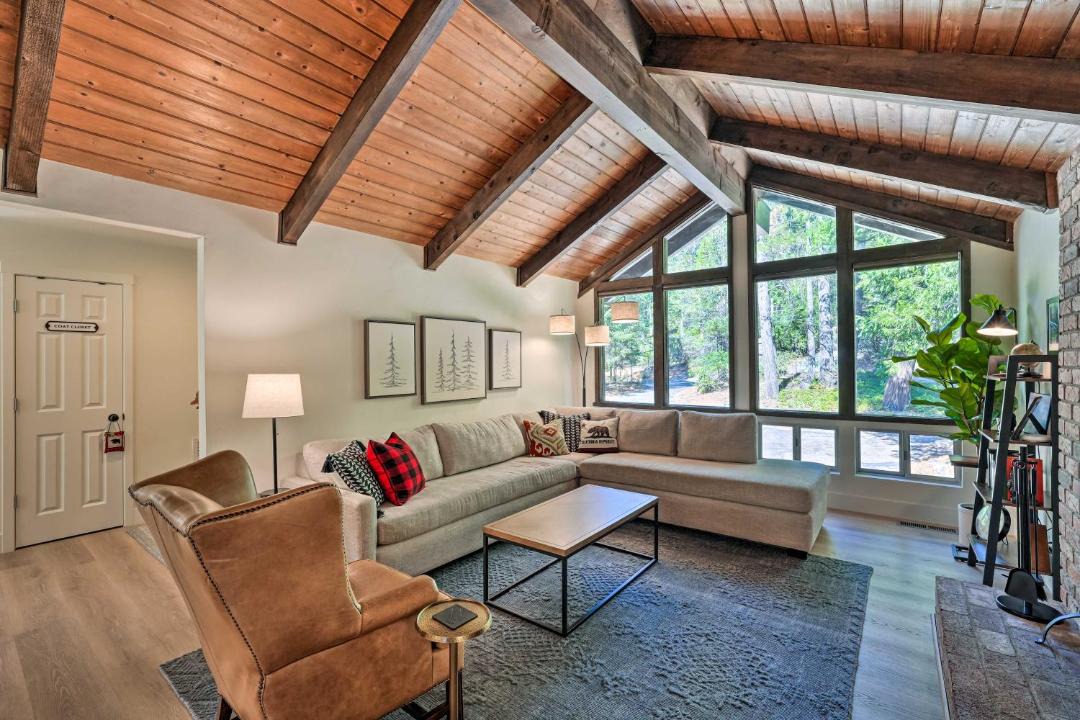 Photo of Livingroom in Nevada City