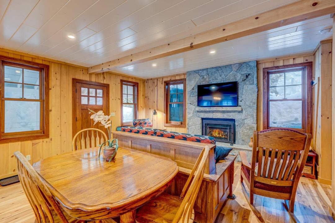 Photo of Livingroom in Tahoe Pines