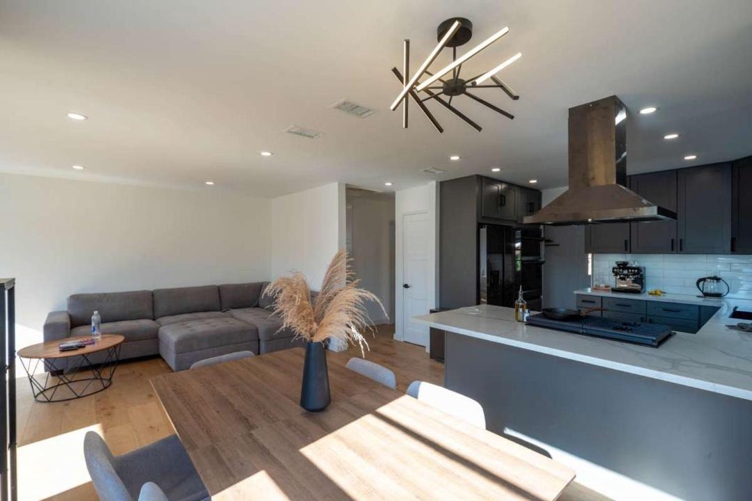 Photo of Others in Van Nuys