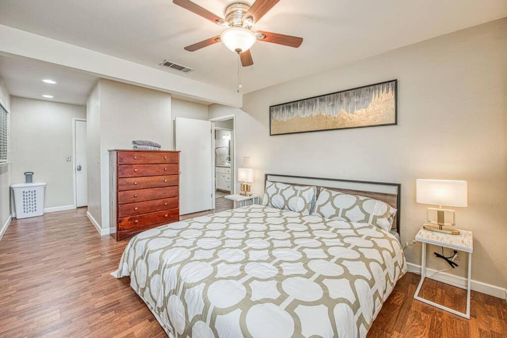 Photo of Bedroom in Raisin