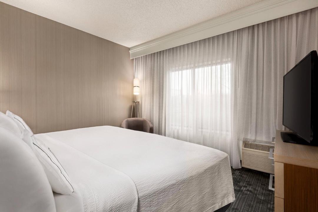 Photo of Bedroom in East Roseville Parkway
