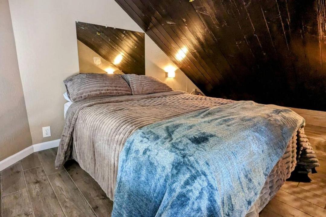 Photo of Bedroom in Tahoe Keys