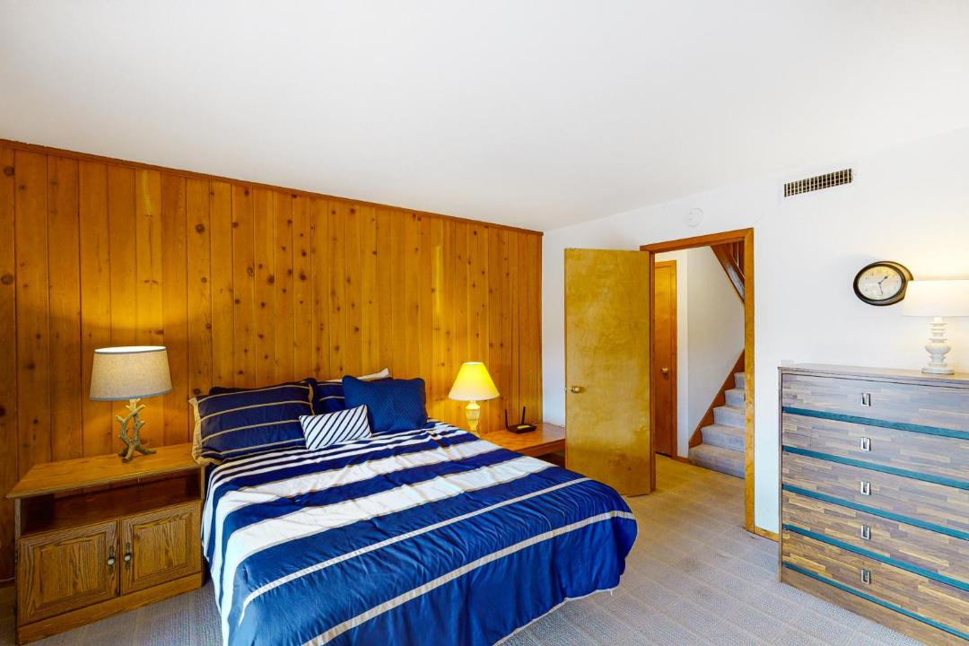 Photo of Bedroom in Lakeshore