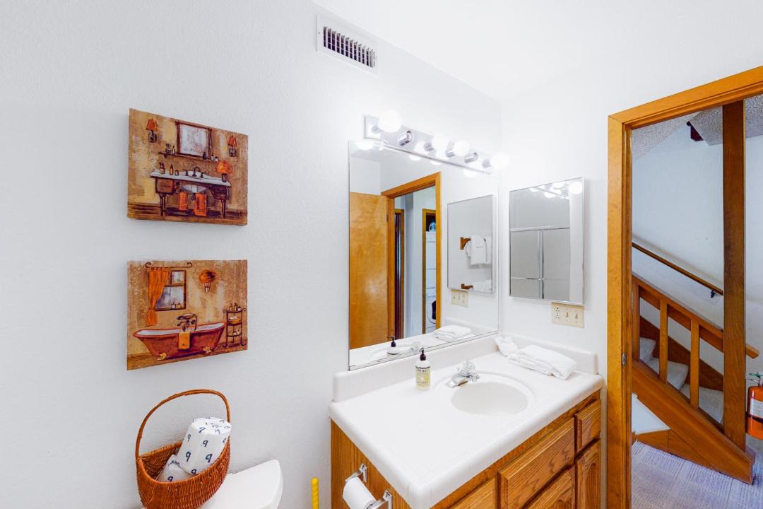 Photo of Bathroom in Lakeshore