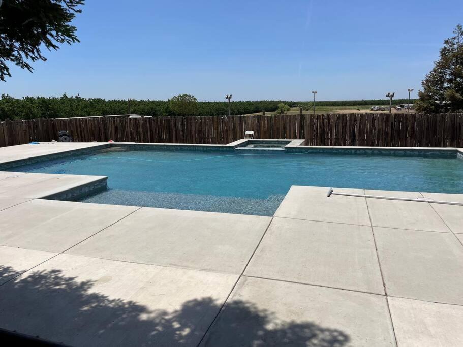 Photo of Outdoor in Peters