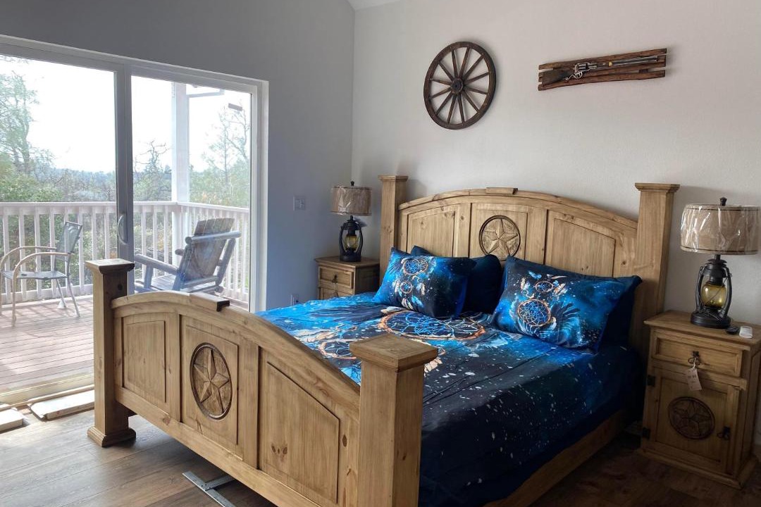 Photo of Bedroom in Shasta Cascade