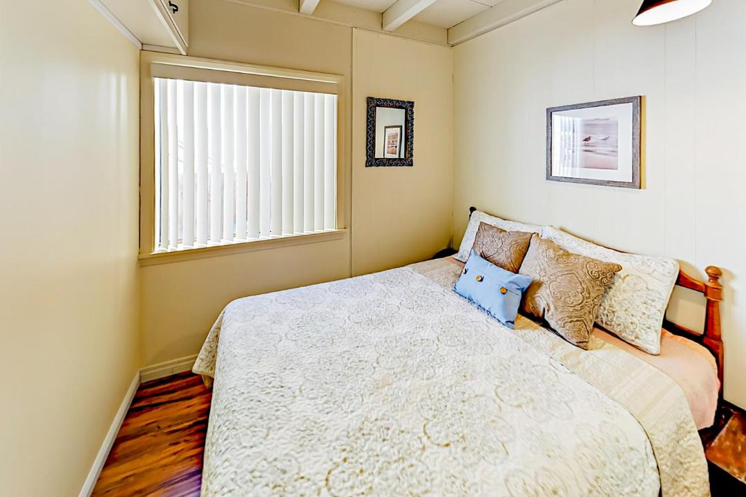 Photo of Bedroom in Pierpont Bay