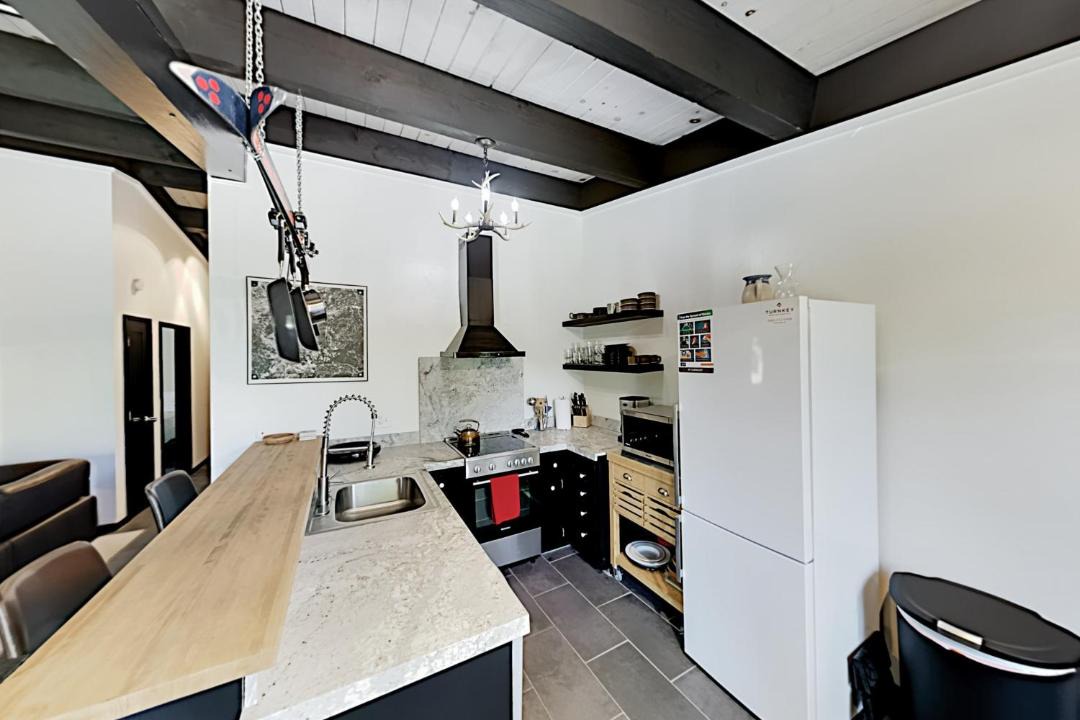 Photo of Kitchen in Alpine Meadows