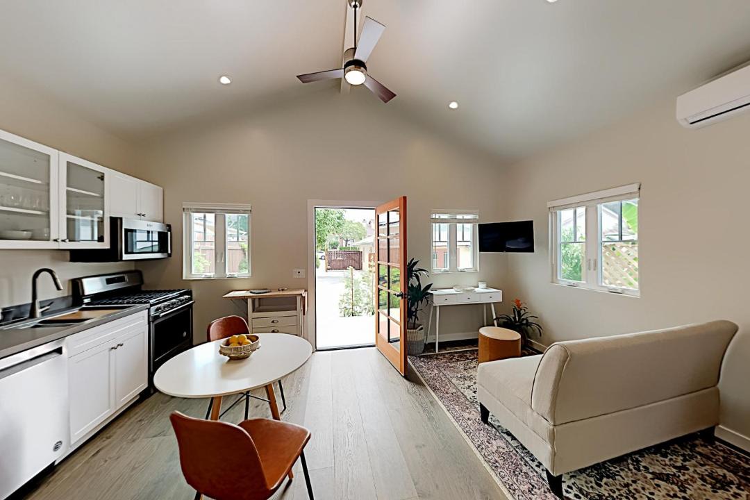 Photo of Livingroom in Eastside