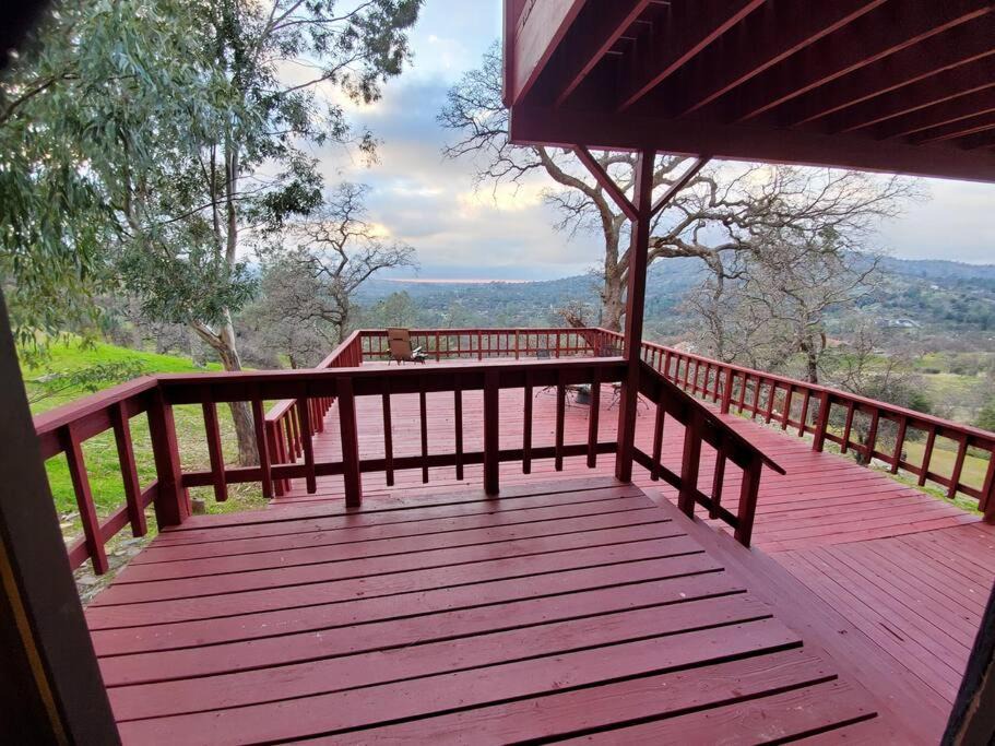 Photo of Patio Balcony in Yosemite Lakes