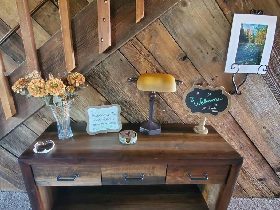 Photo of Livingroom in Yosemite Lakes