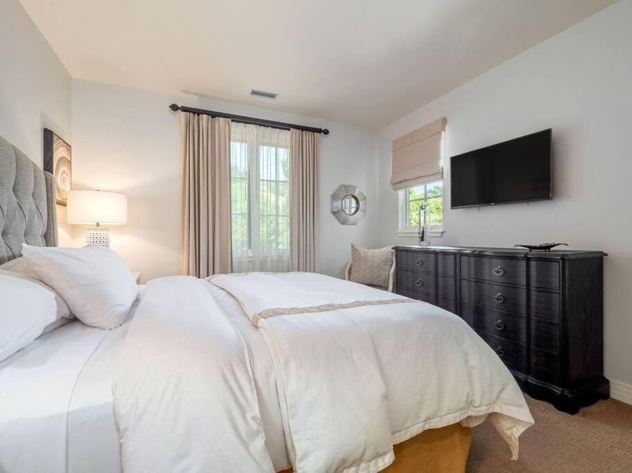 Photo of Bedroom in Rancho Palos Verdes