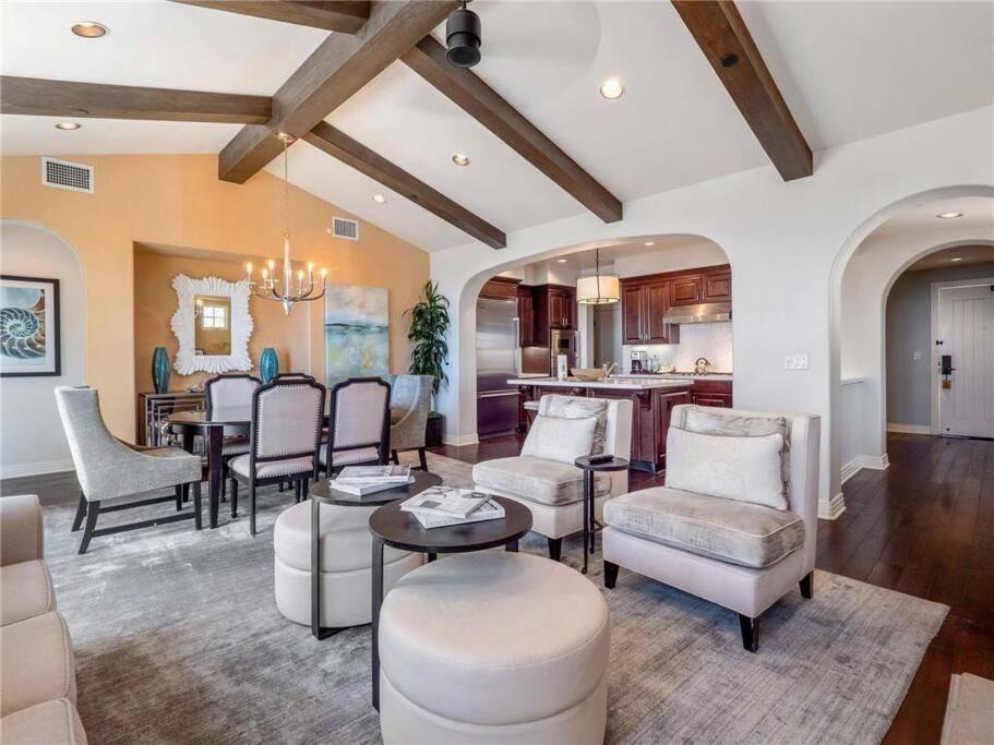 Photo of Livingroom in Rancho Palos Verdes