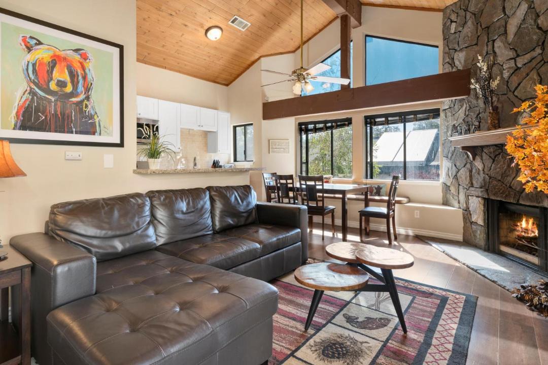 Photo of Livingroom in Big Bear Lake