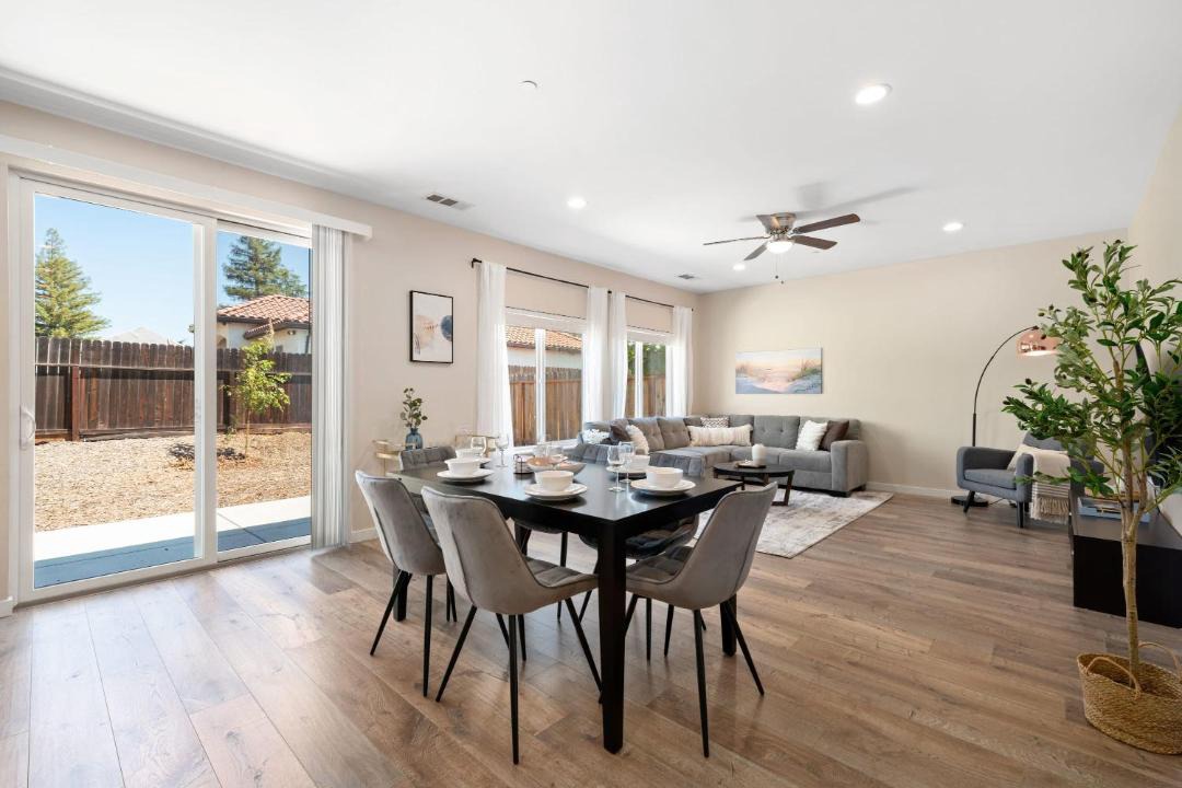Photo of Livingroom in Sacramento