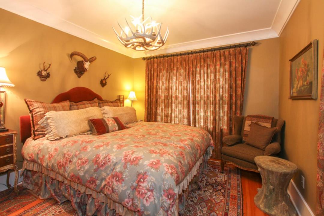 Photo of Bedroom in Guerneville