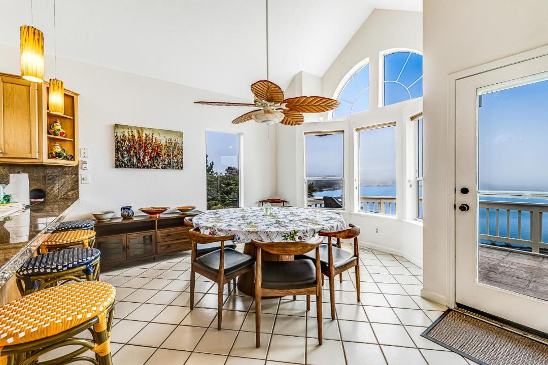 Photo of Livingroom in Bodega Bay