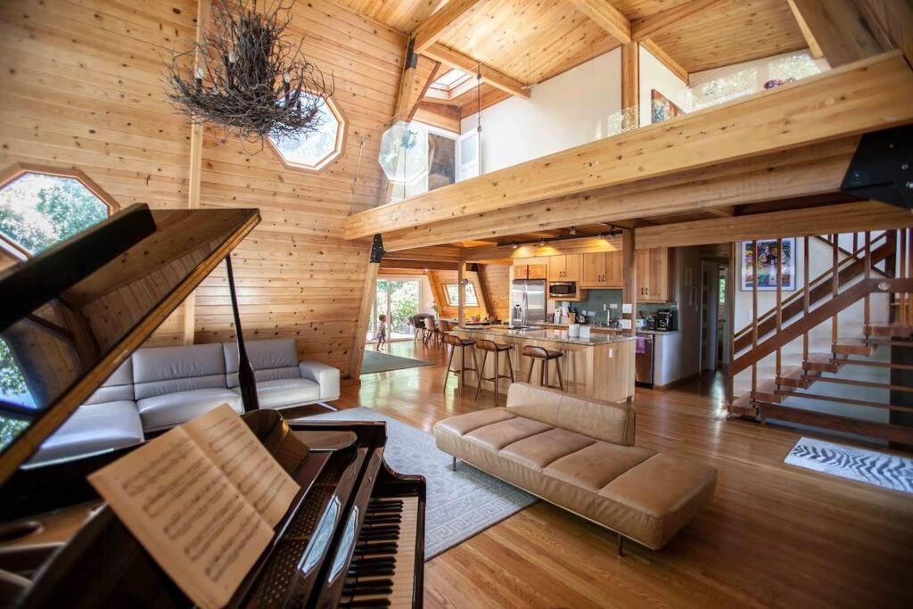 Photo of Livingroom in Uptown Brisbane