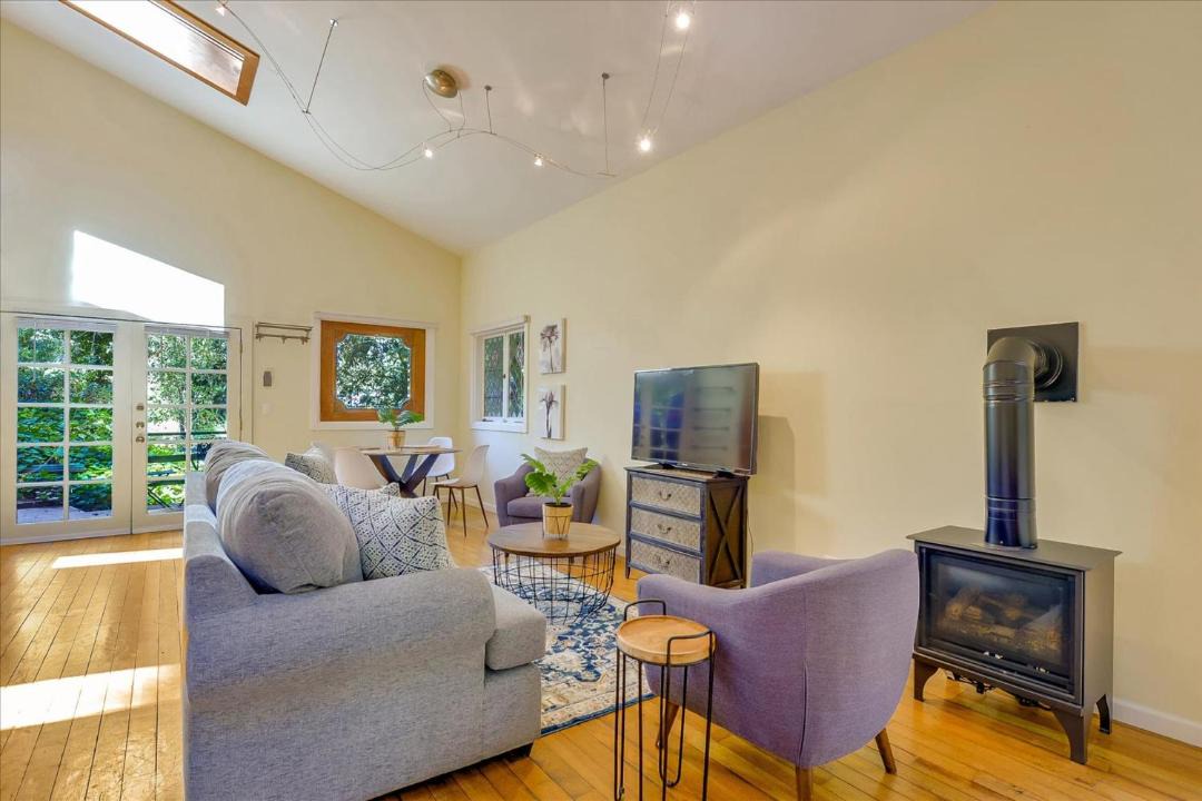 Photo of Livingroom in Redwood City