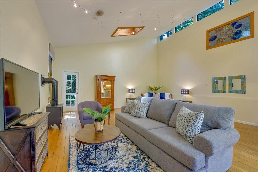Photo of Livingroom in Redwood City