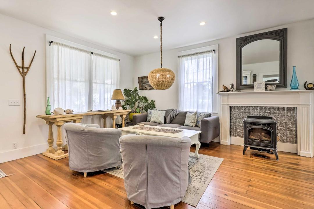 Photo of Livingroom in Tomales