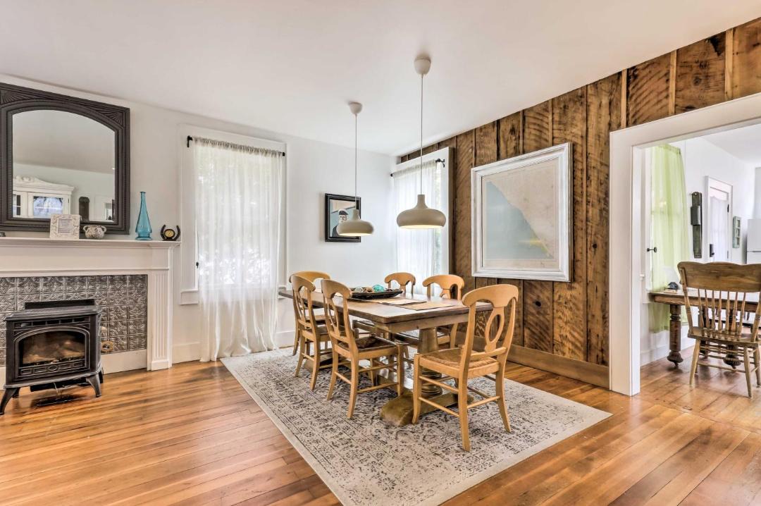 Photo of Livingroom in Tomales
