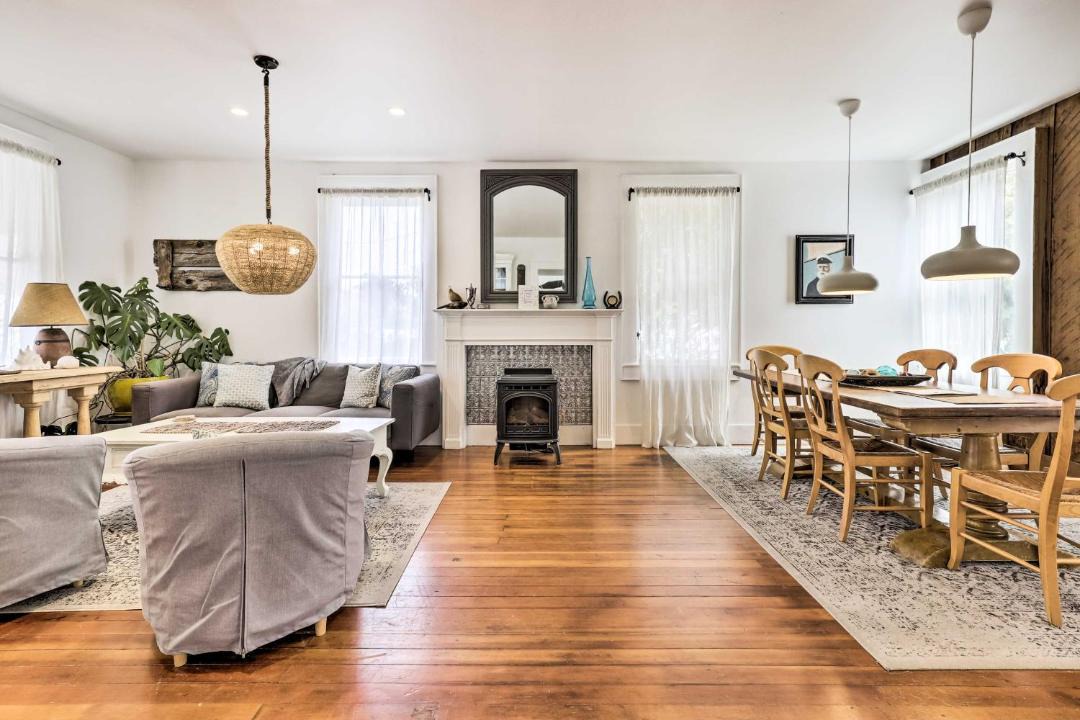 Photo of Livingroom in Tomales