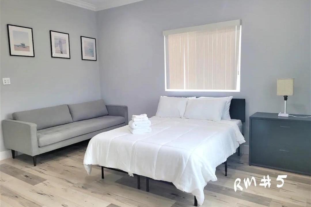 Photo of Bedroom in Midway City
