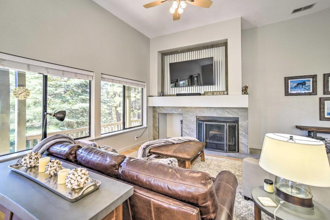 Photo of Livingroom in Lake Almanor West