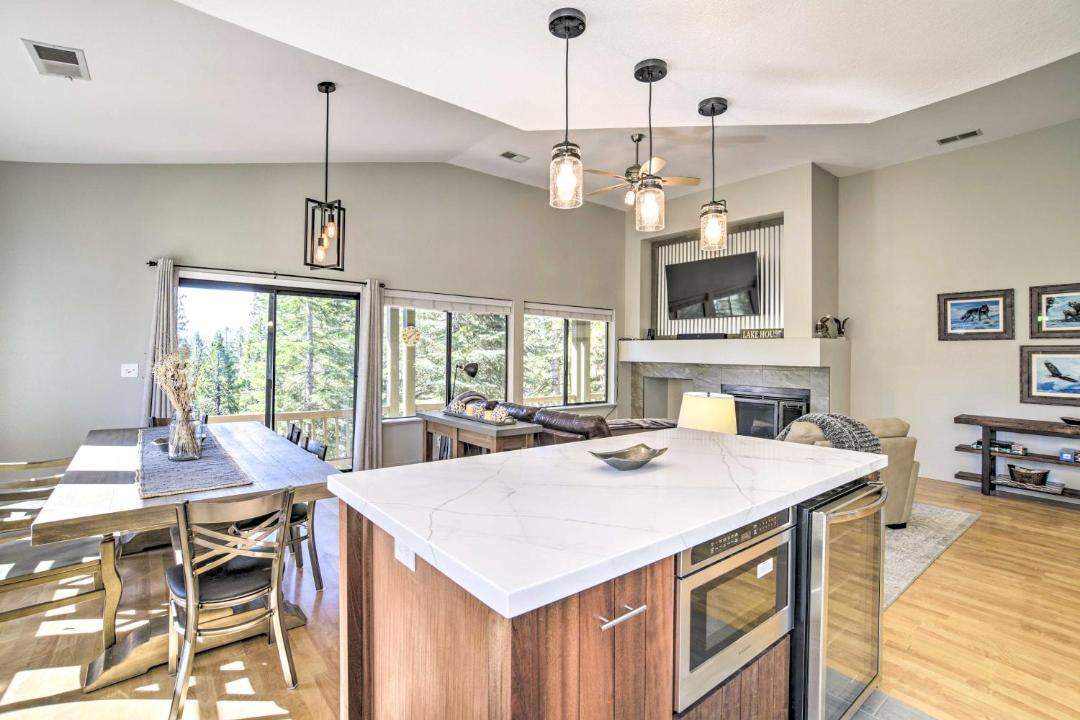 Photo of Livingroom in Lake Almanor West
