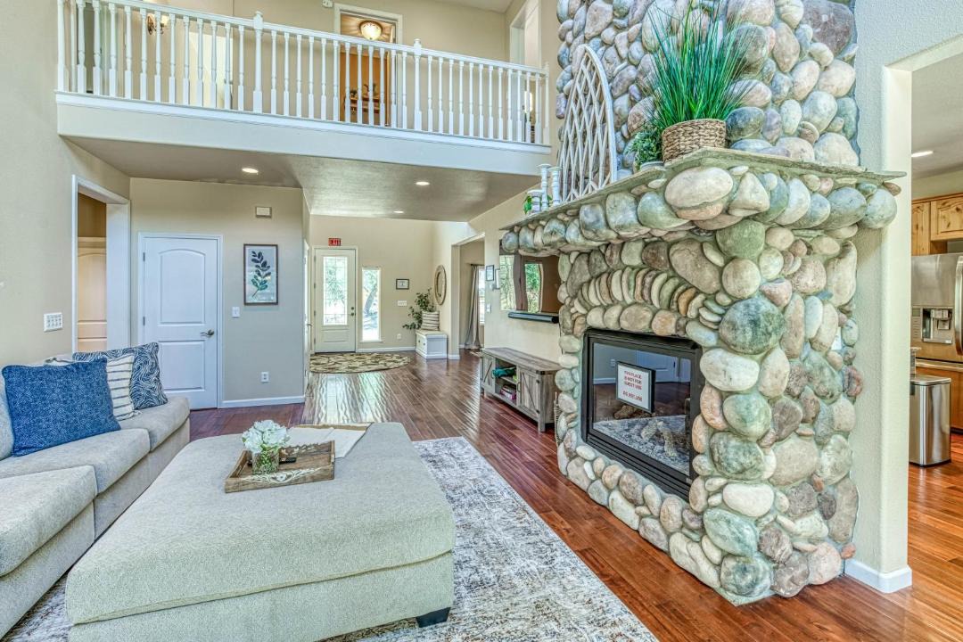 Photo of Livingroom in Mariposa