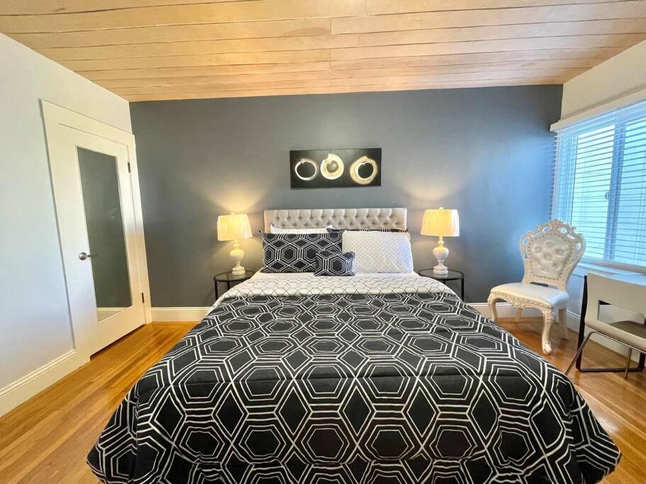 Photo of Bedroom in Sunset District